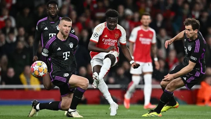 Bayern đấu với Arsenal 01