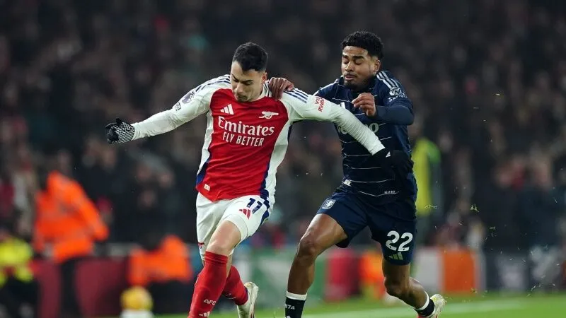 Arsenal đấu với Aston Villa 01