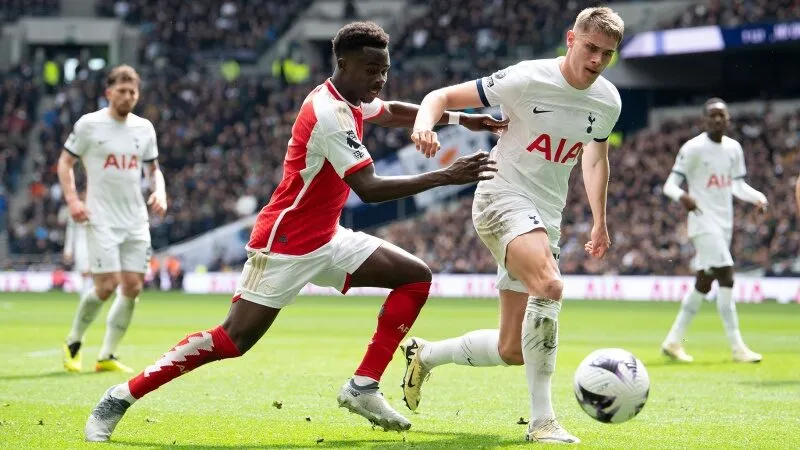 Tottenham đấu với Arsenal 01