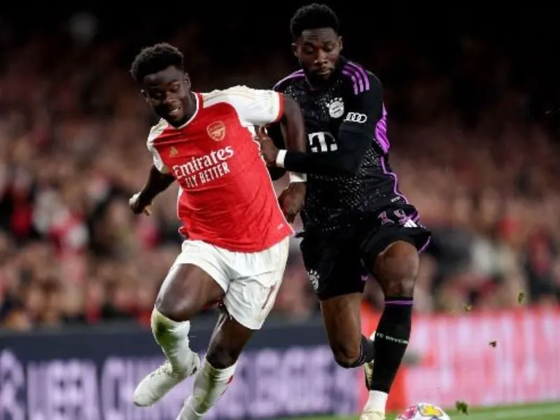 Bối cảnh trận đấu lượt về giữa đội hình Arsenal gặp Bayern