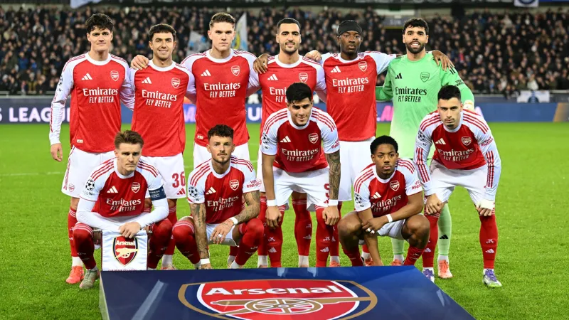 Cơ cấu nhân sự: trụ cột, sao trẻ và chiều sâu